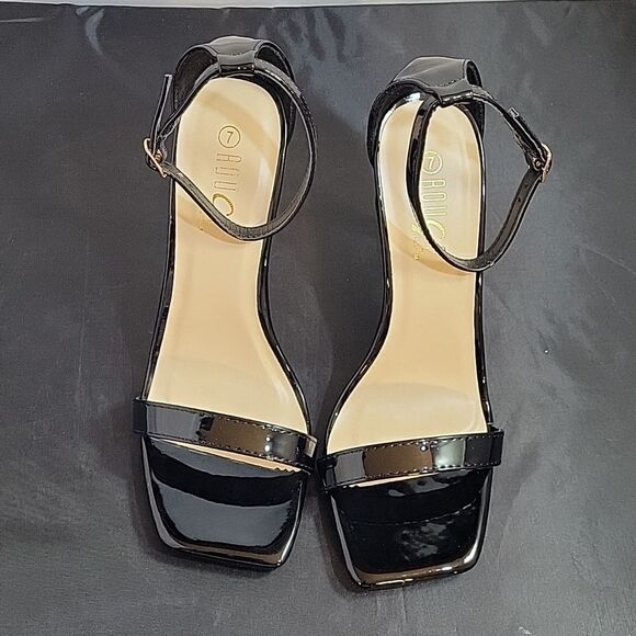 BRAND NEW ROUGE HELUIM SQUARE TOE ADJUSTABLE ANKLE AND ONE BAND STRAP SANDAL - Picture 2 of 16